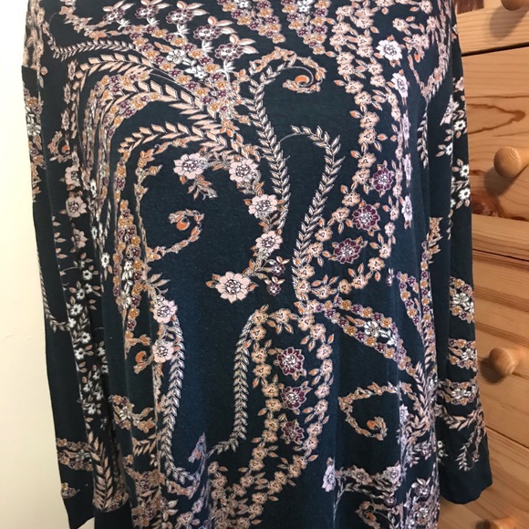 MAURICE’S paisley blouse - Picture 3 of 4